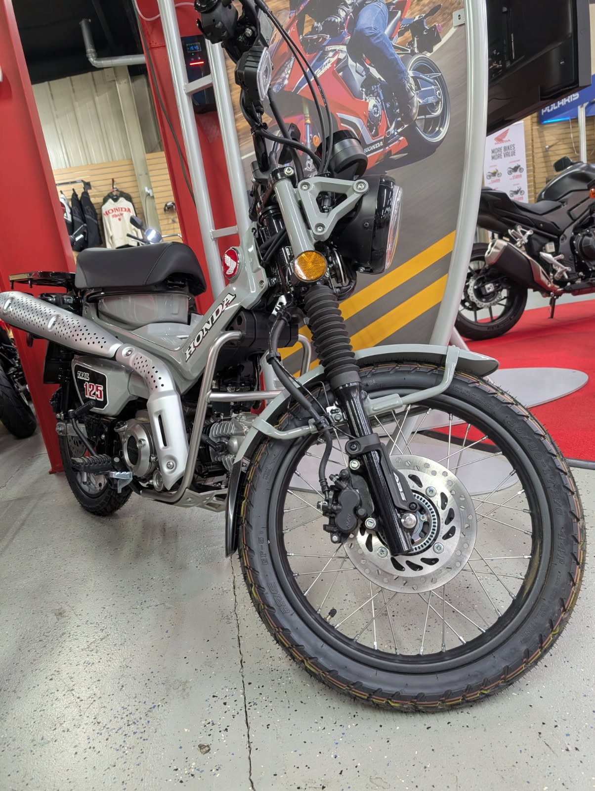 2025 Honda Trail125 3