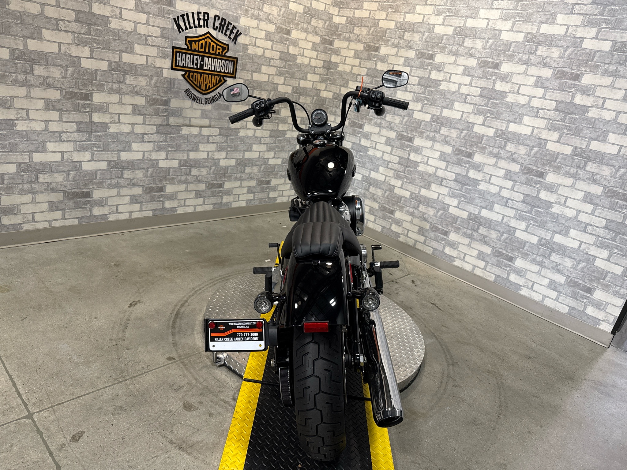 2025 Harley-Davidson Street Bob® 4