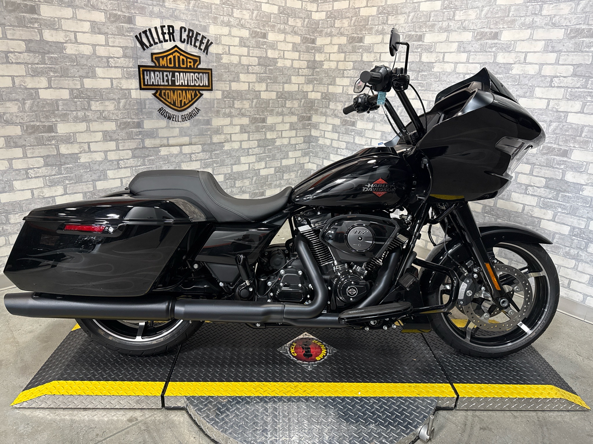 2025 Harley-Davidson Road Glide® 1