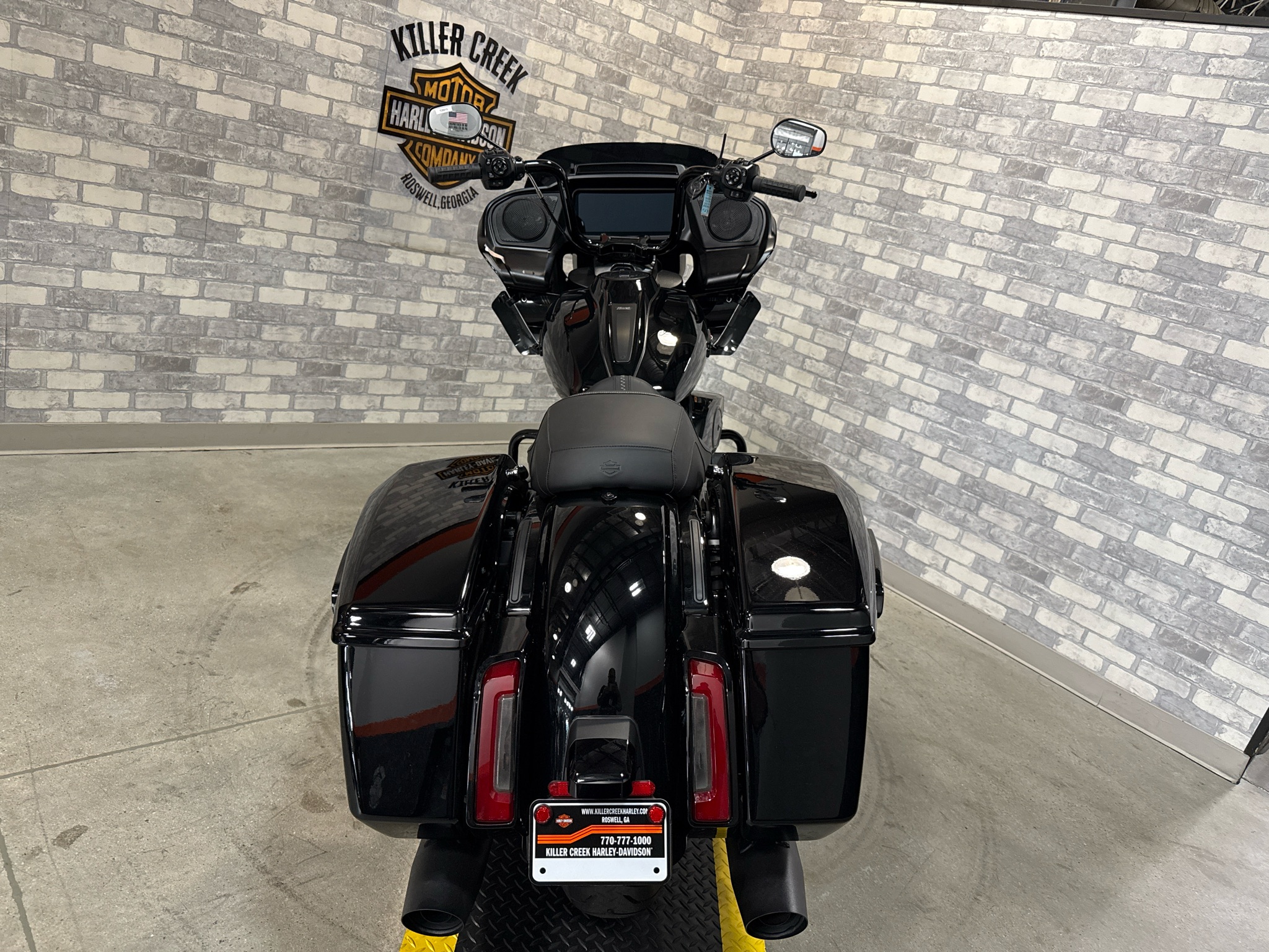 2025 Harley-Davidson Road Glide® 4