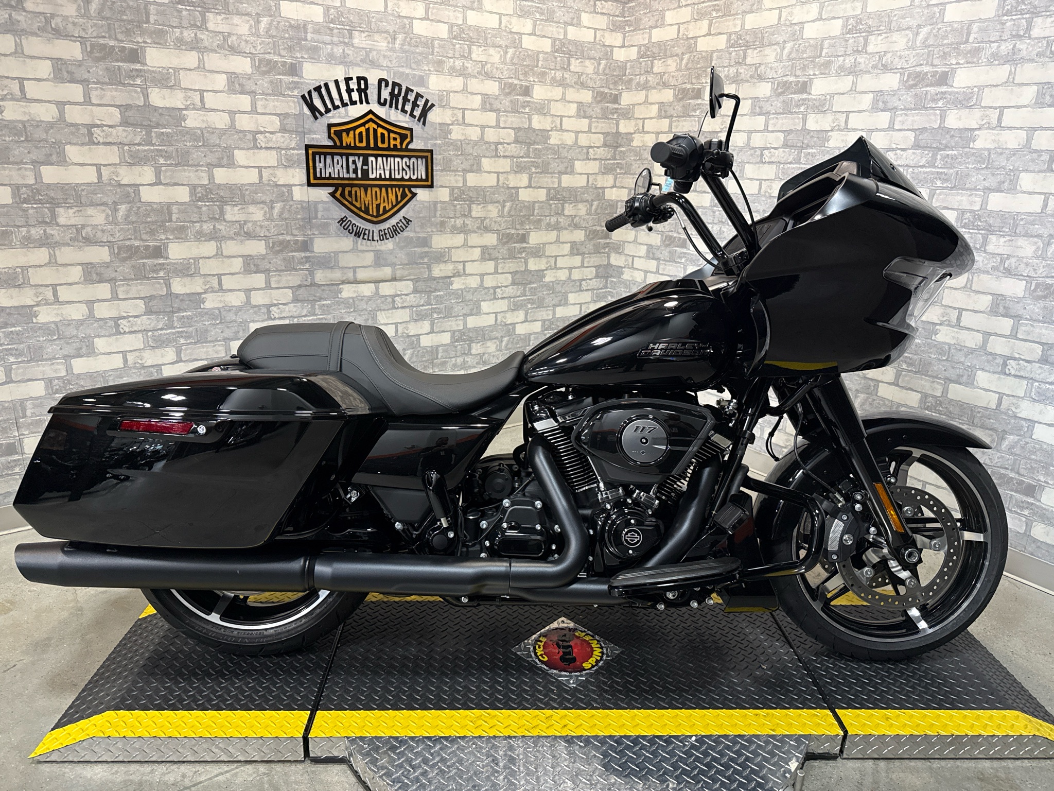 2025 Harley-Davidson Road Glide® 1