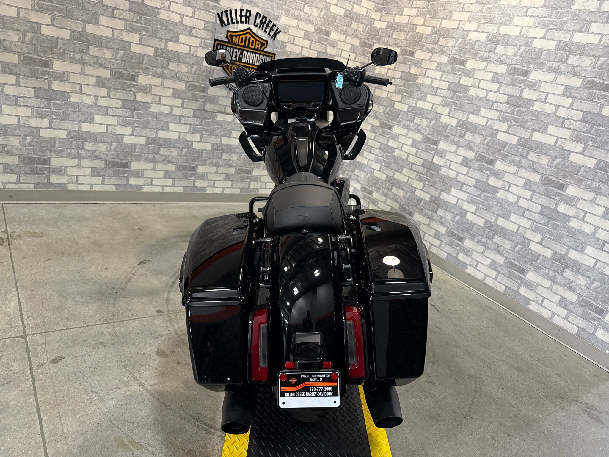 2025 Harley-Davidson Road Glide® 4