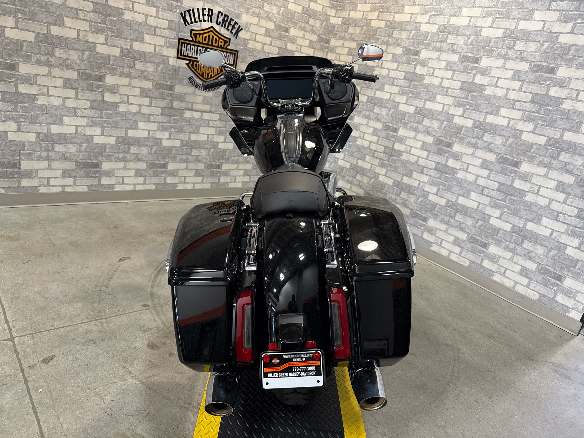 2025 Harley-Davidson Road Glide® 4