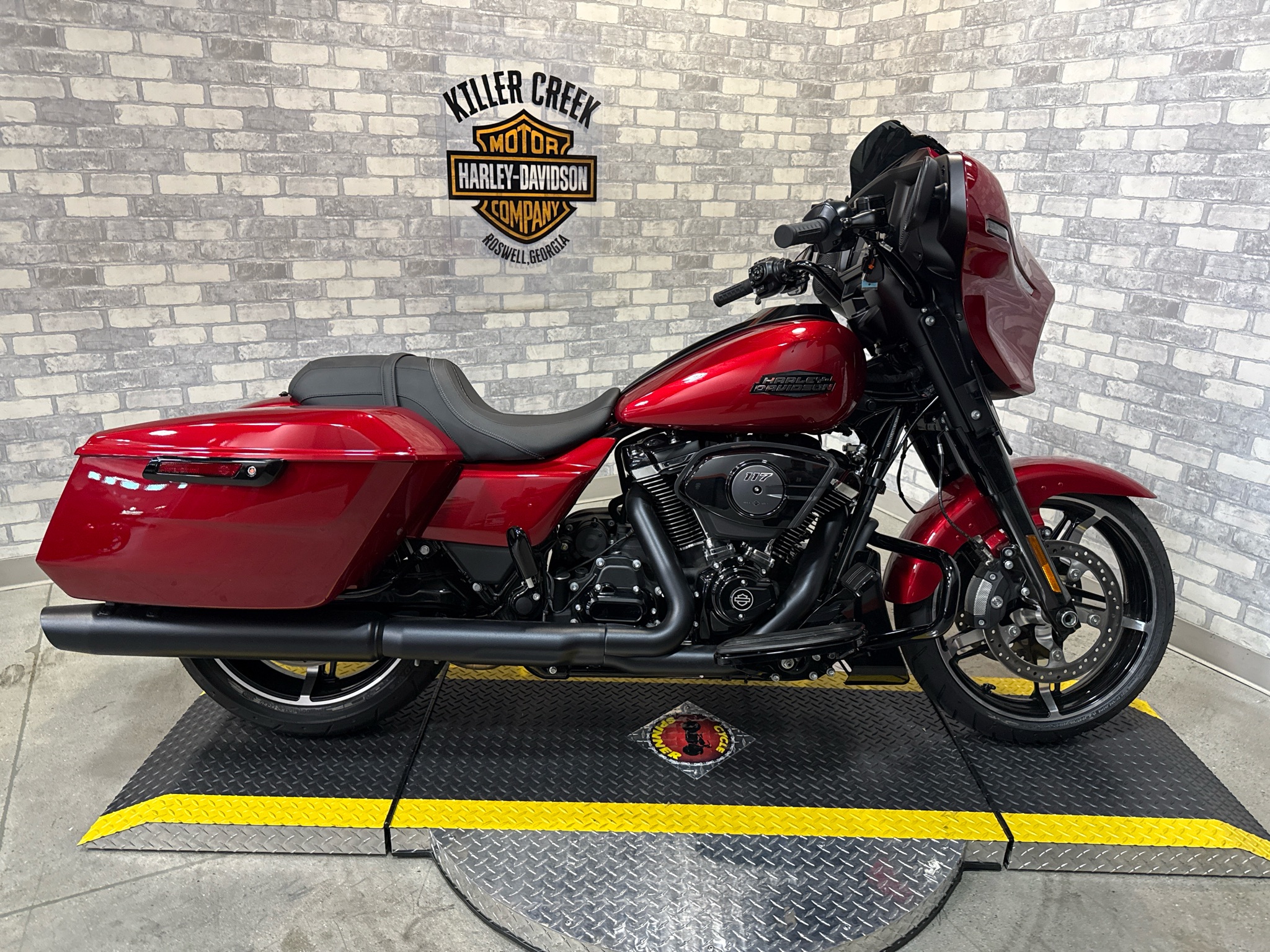 2025 Harley-Davidson Street Glide® 1
