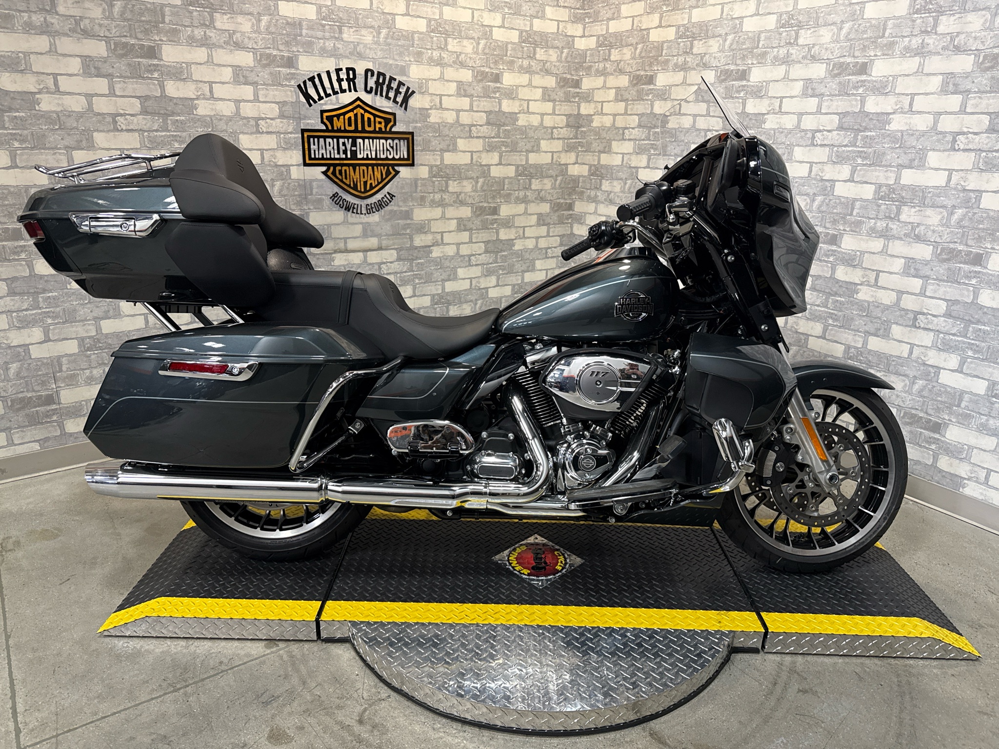 2026 Harley-Davidson Street Glide® Limited 1