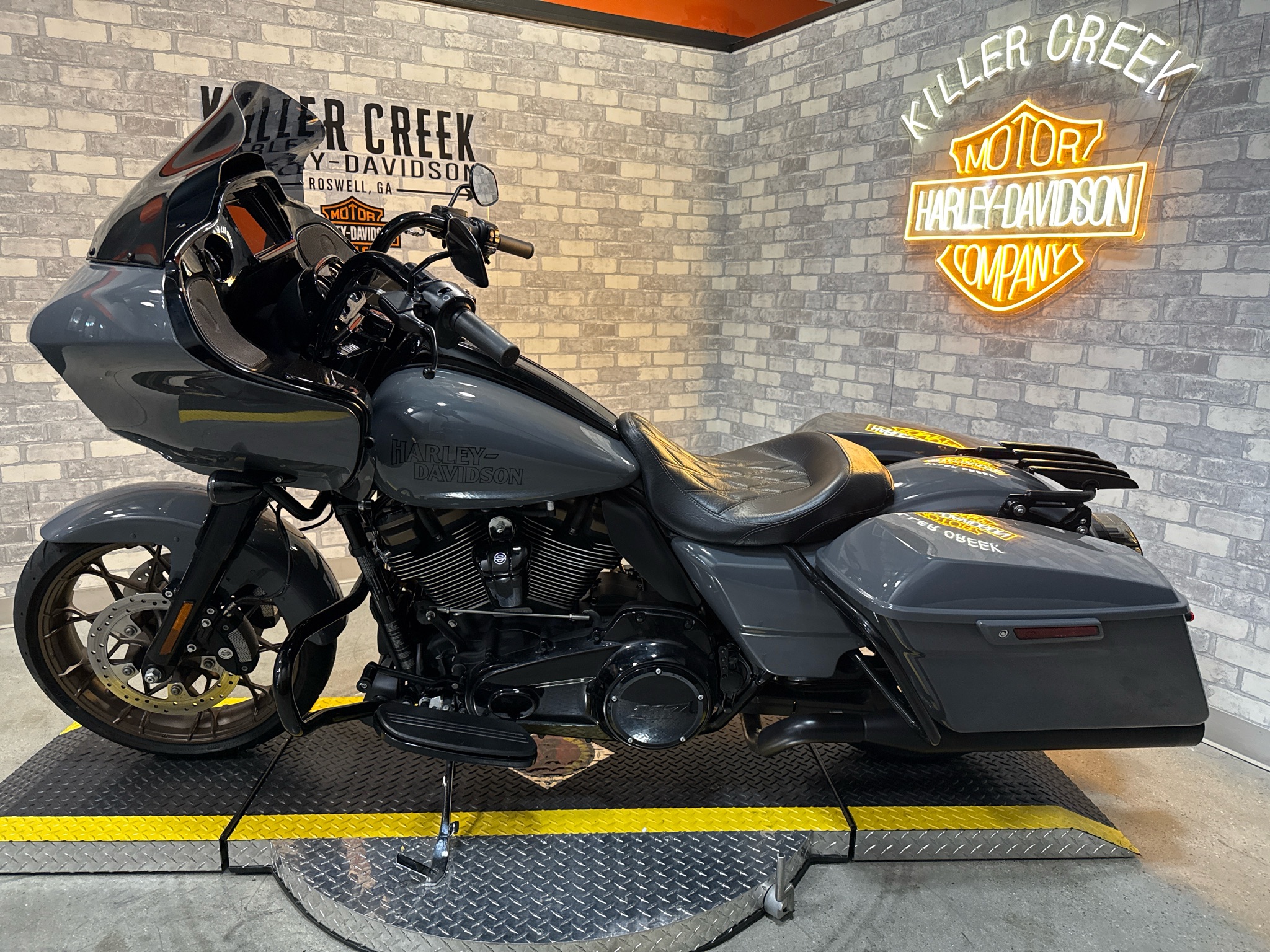 2022 Harley-Davidson Road Glide® ST 3