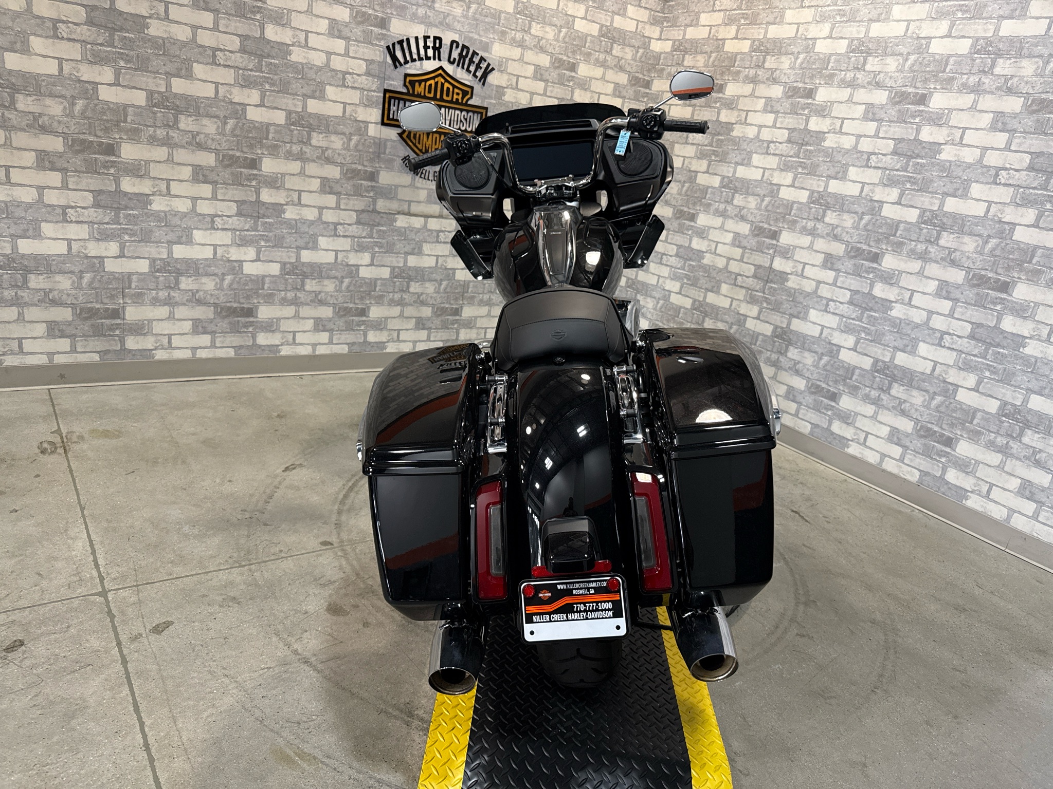 2025 Harley-Davidson Road Glide® 4