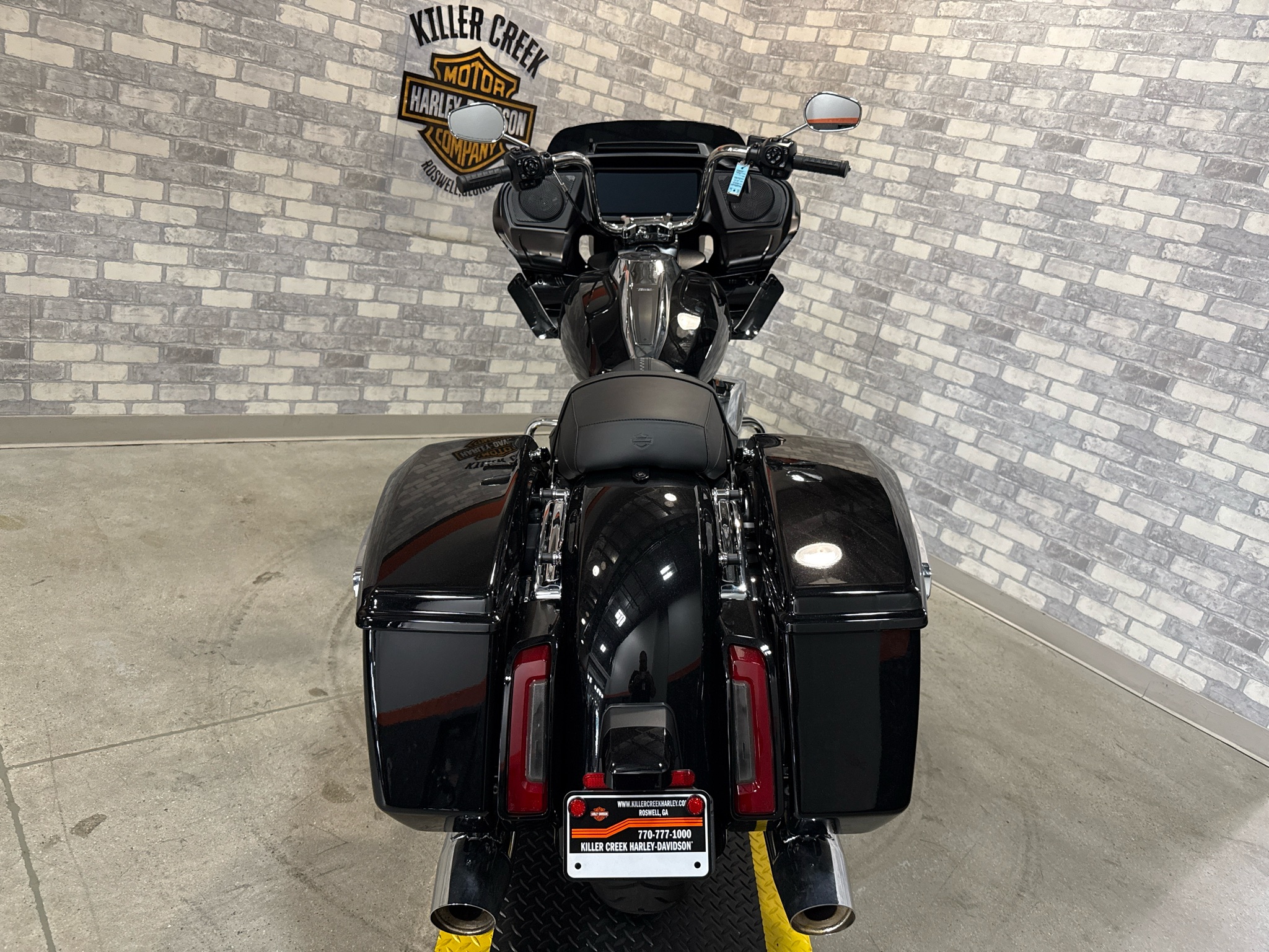 2025 Harley-Davidson Road Glide® 4