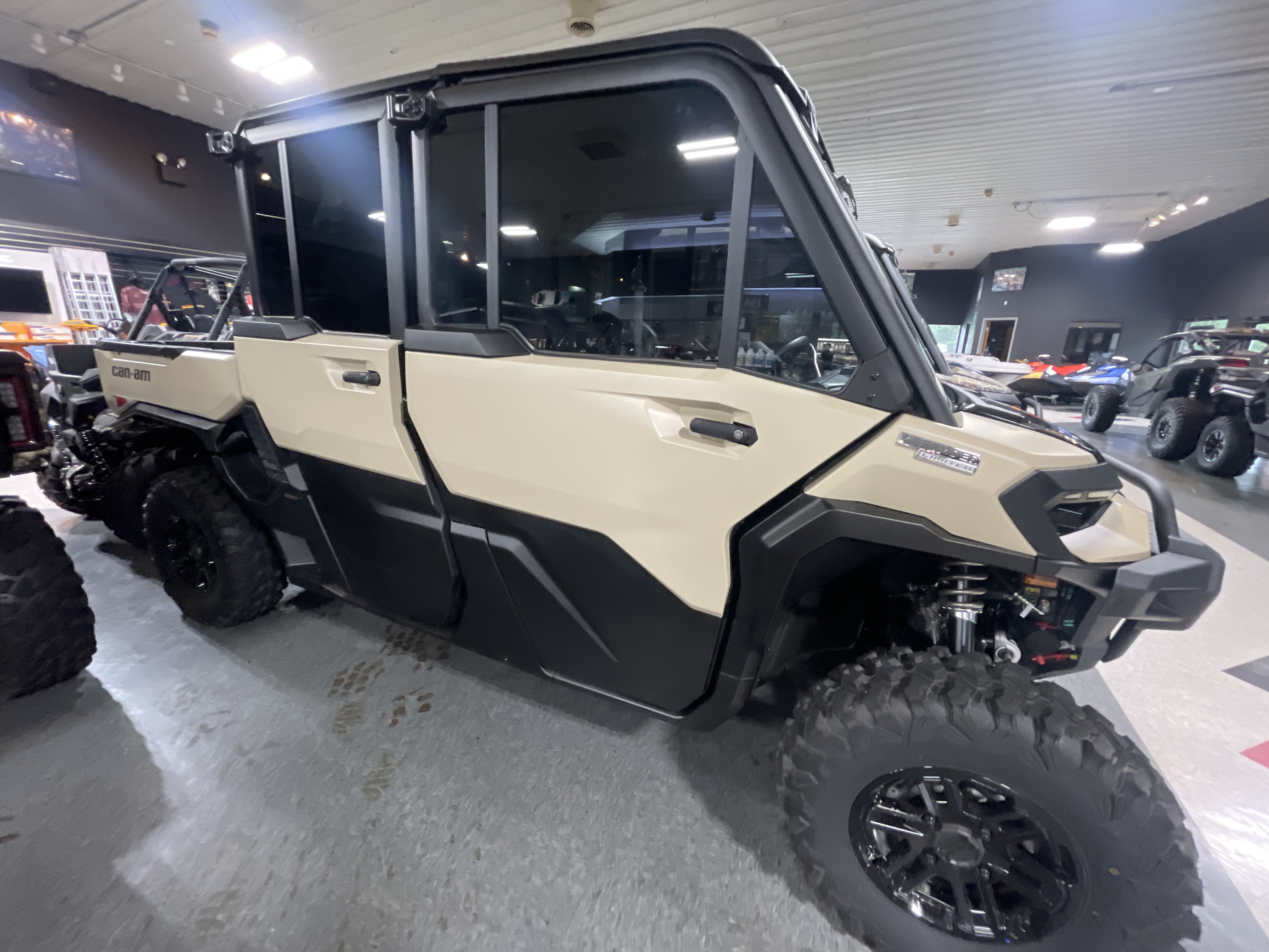 2026 Can-Am Defender MAX Limited HD11
