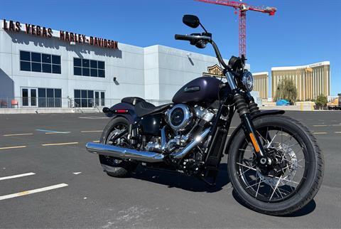 New 2025 Harley-Davidson Street Bob® Purple Abyss Denim with New 2025 Harley-Davidson Street Bob® Purple Abyss Denim with