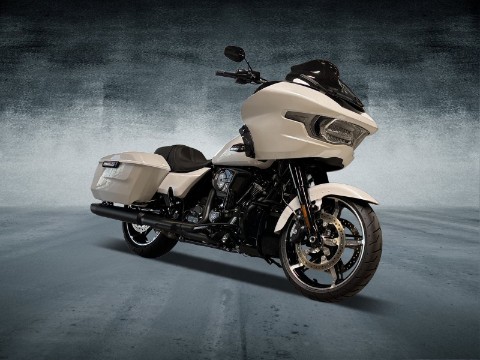 Used 2025 Harley-Davidson Road Glide® White Onyx Pearl (Black