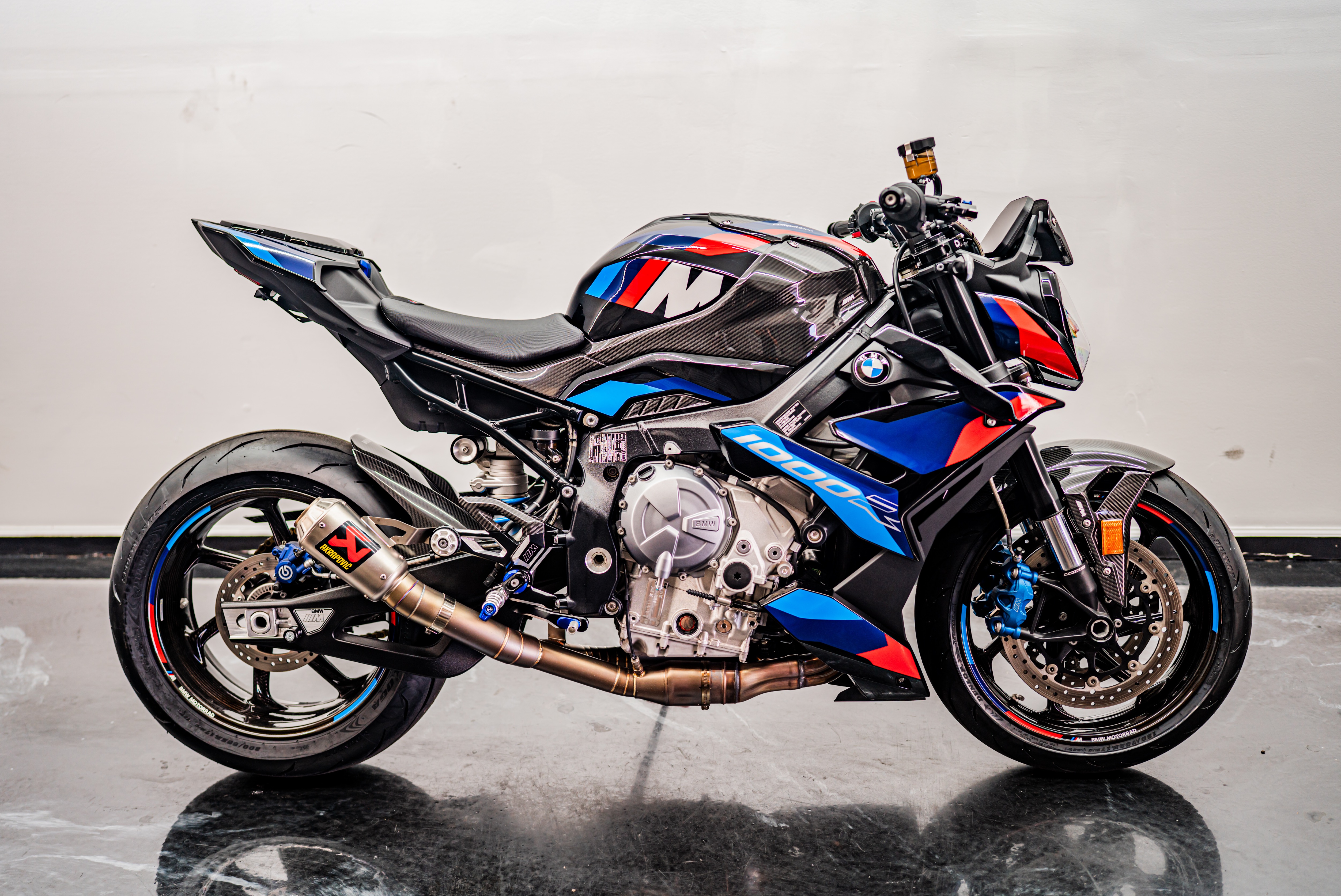 2024 BMW M 1000 R