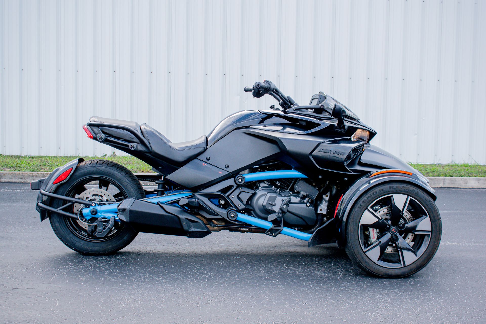 2022 Can Am Spyder photo 3