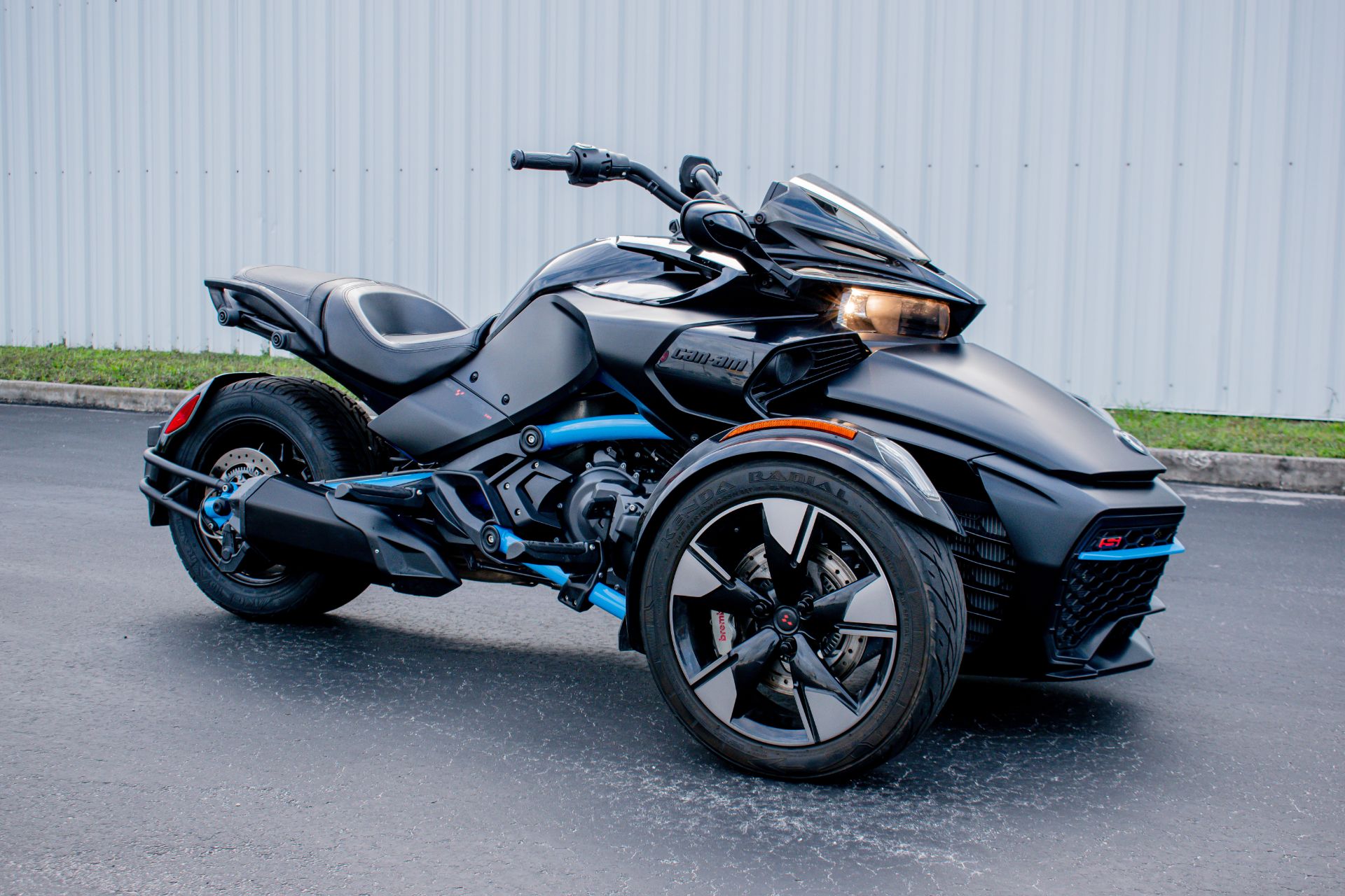 2022 Can Am Spyder photo 2