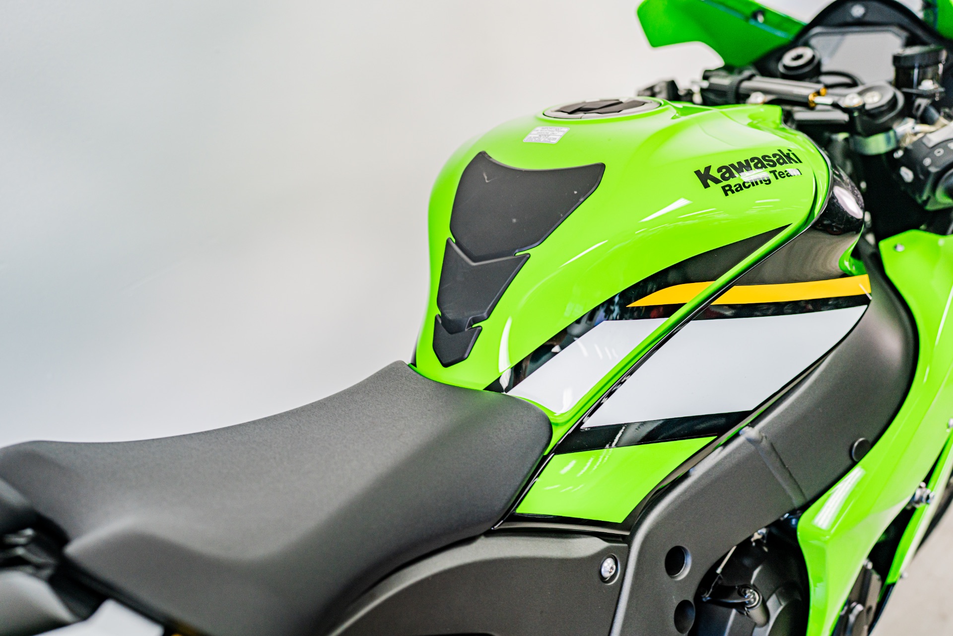 N2OR1　N2BK1 Buy *Predator Slip-On System w/ Titanium Muffler Ninja H2 SX