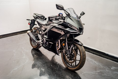 Used 2025 Yamaha YZF-R3, Jacksonville FL | Specs, Price, Photos