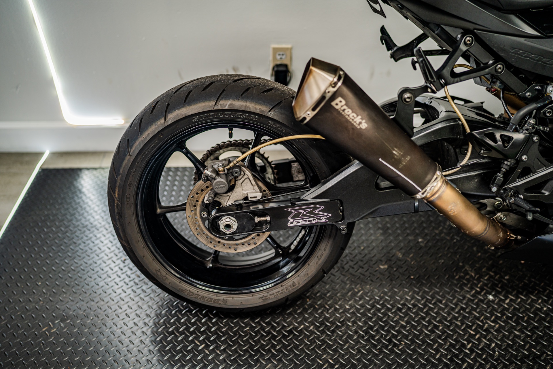 2023 Suzuki GSX-R1000R photo 4