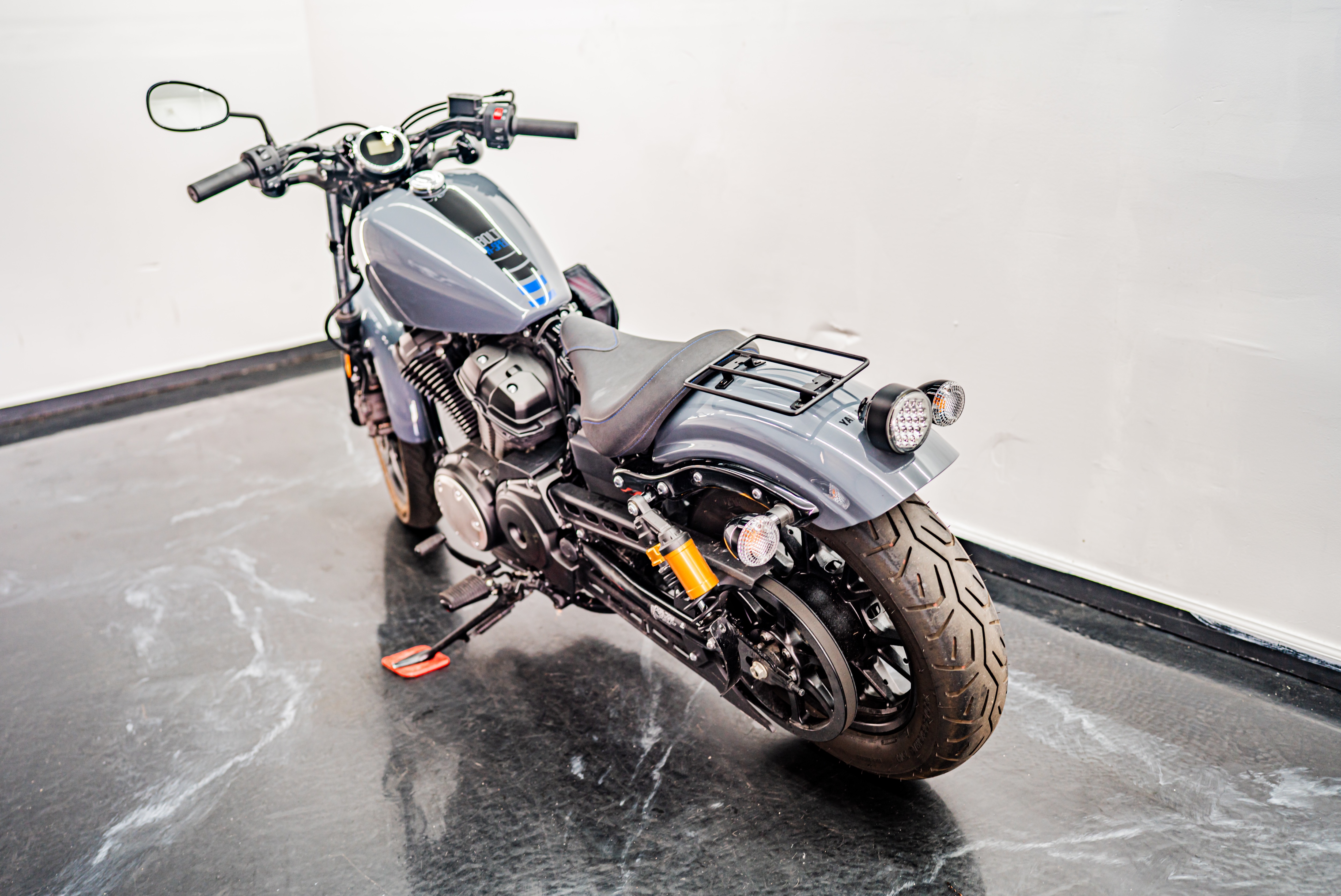 2022 Yamaha Bolt R-Spec 8