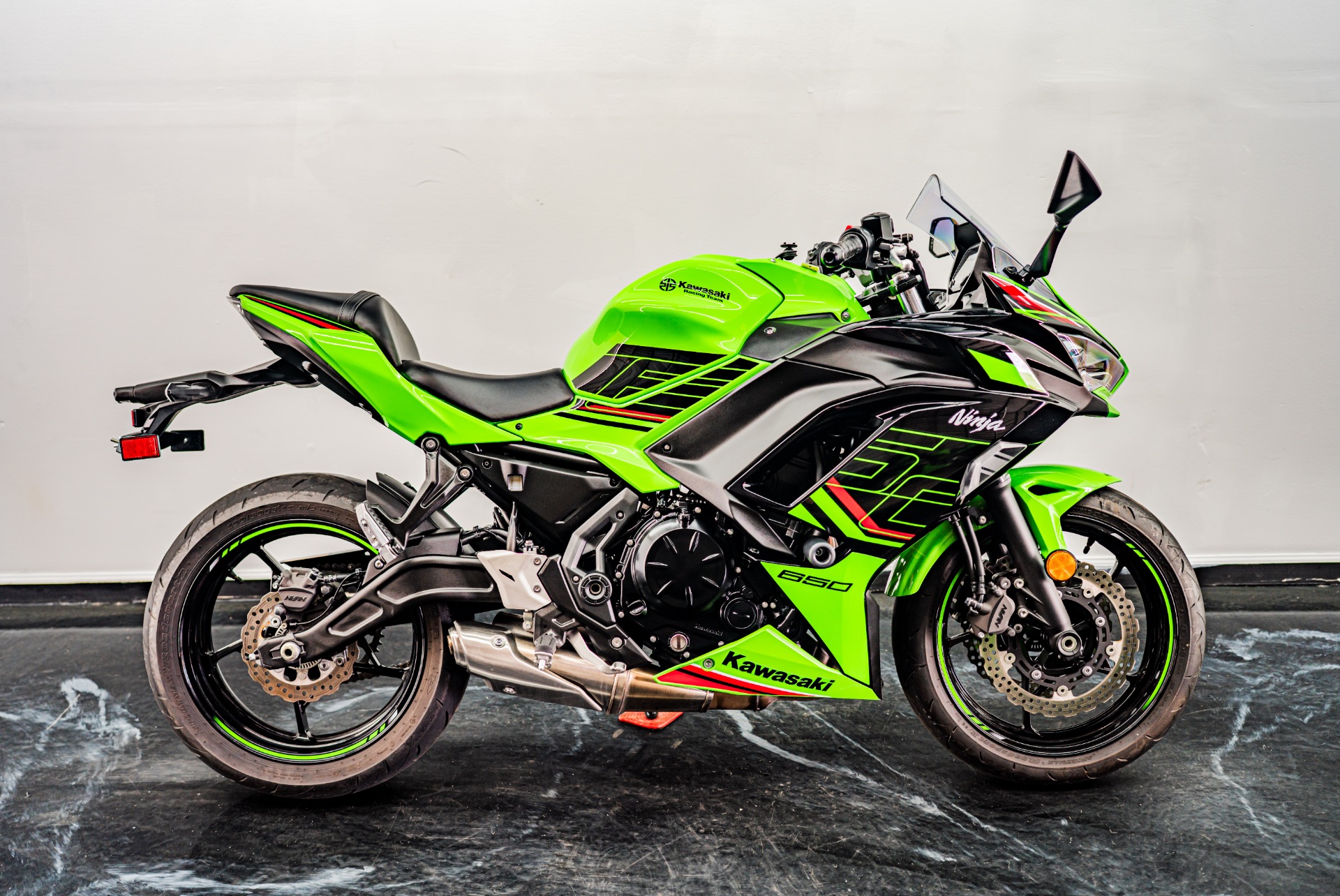 2023 Kawasaki Ninja 650 KRT Edition