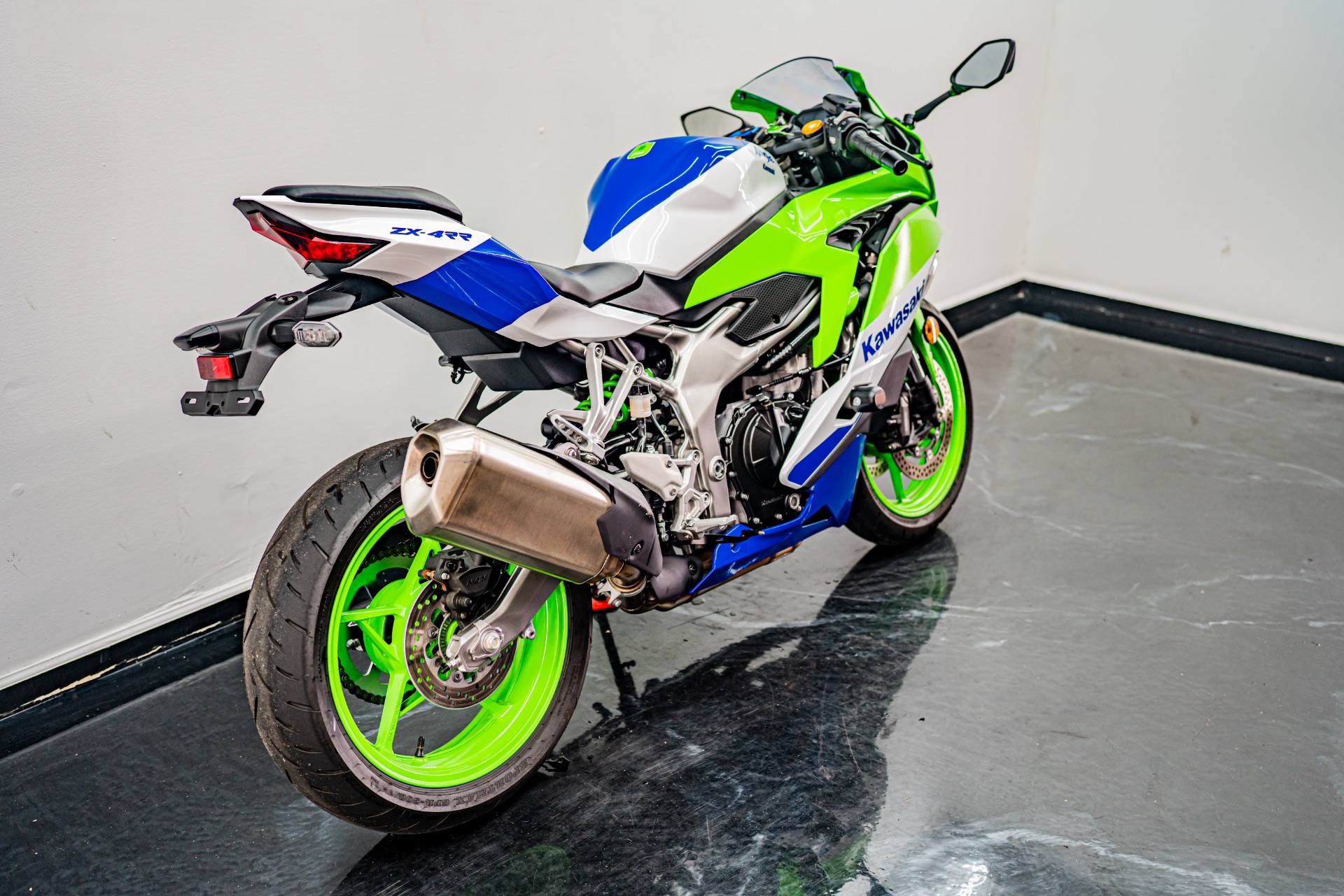 r〜〜〜 2024 Kawasaki ZX4RR 40th Anniversary w Akrapovic (266 Miles