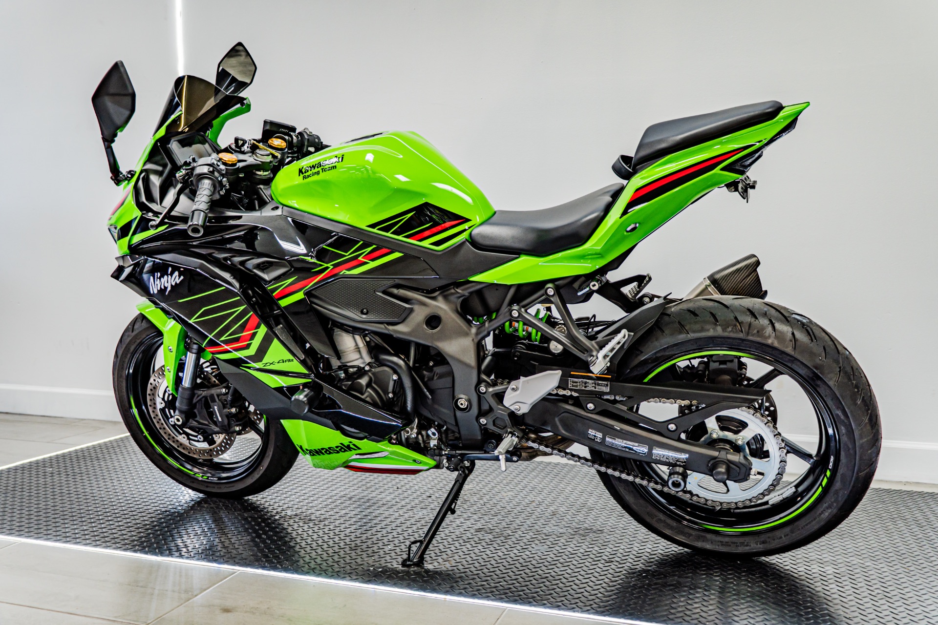 lime-green New Kawasaki NINJA ZX-4RR LIME GREEN - Drayton Croft Motorcycles