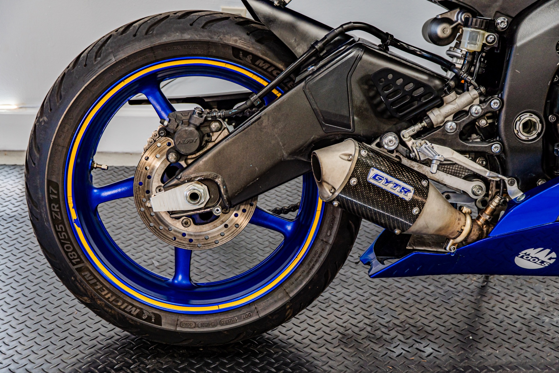2015 Yamaha YZF-R6 Supersport photo 3