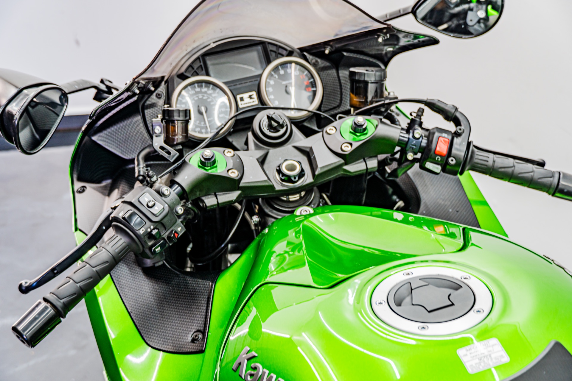 2017 Kawasaki Ninja ZX-14R photo 2