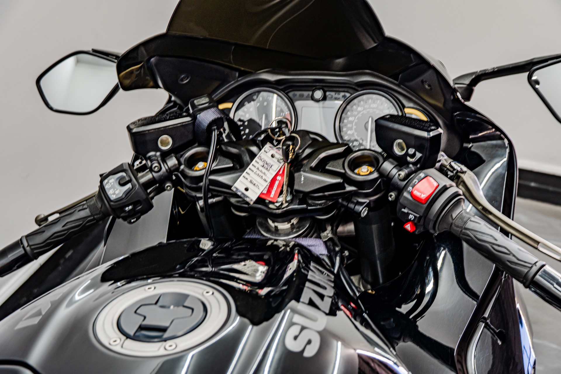 2022 Suzuki Hayabusa photo 3