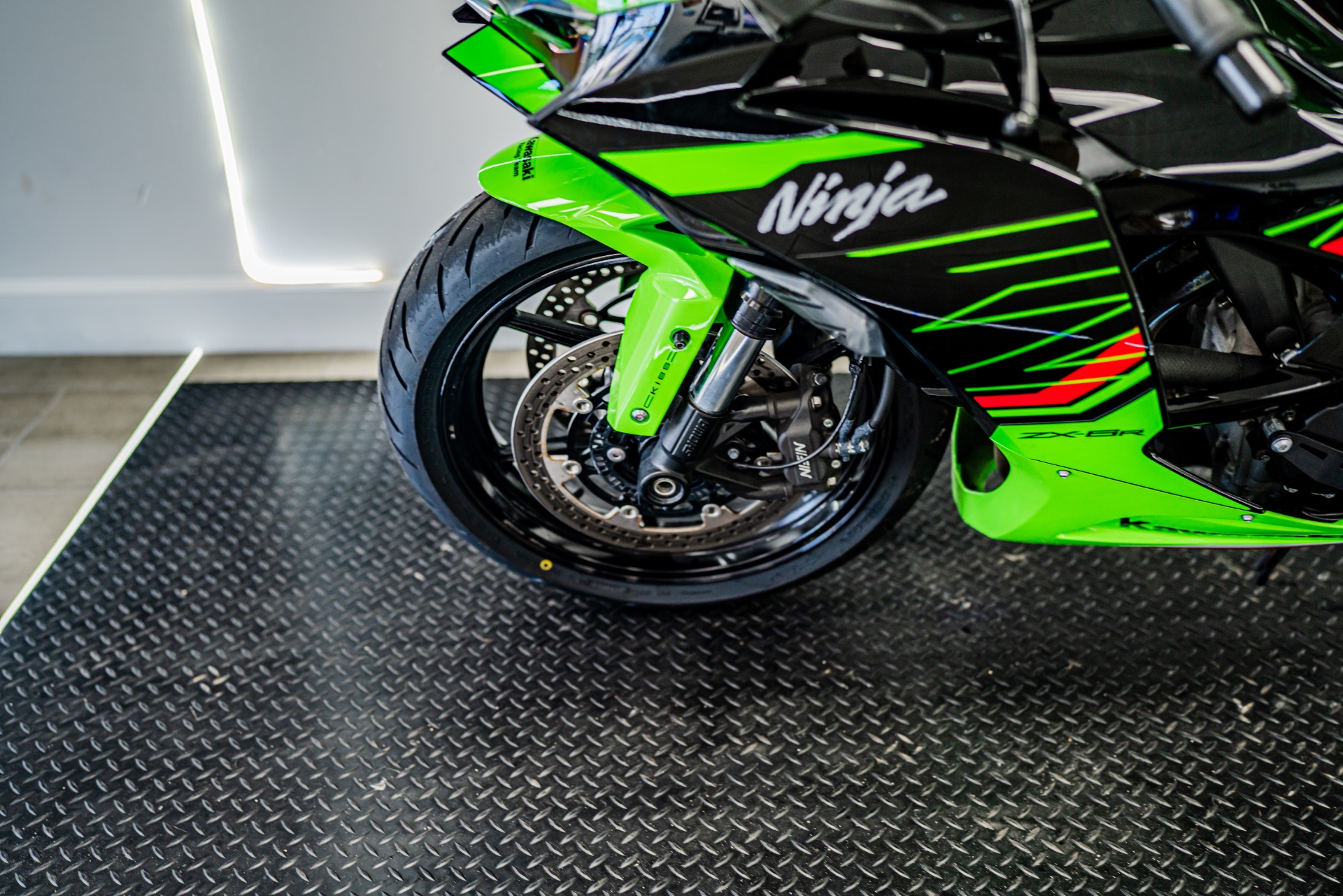 Hotbodies Racing Kawasaki ZX6R 2024-2025 Color Form Race