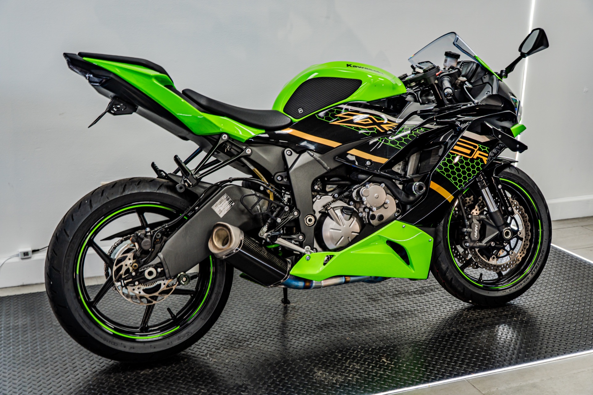 正式的 ZX-6R Ninja Kawasaki 2020 Used ABS Jacksonville Edition, KRT 木製ラック・ウッドラック