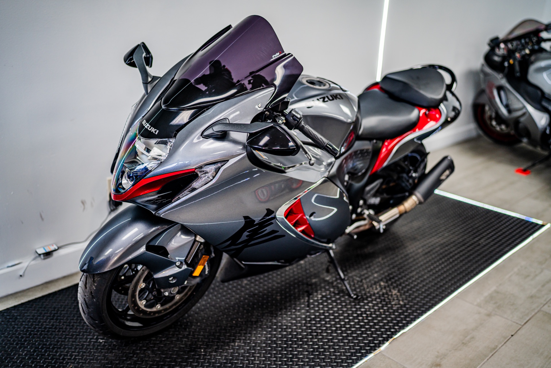 2023 Suzuki Hayabusa photo 4