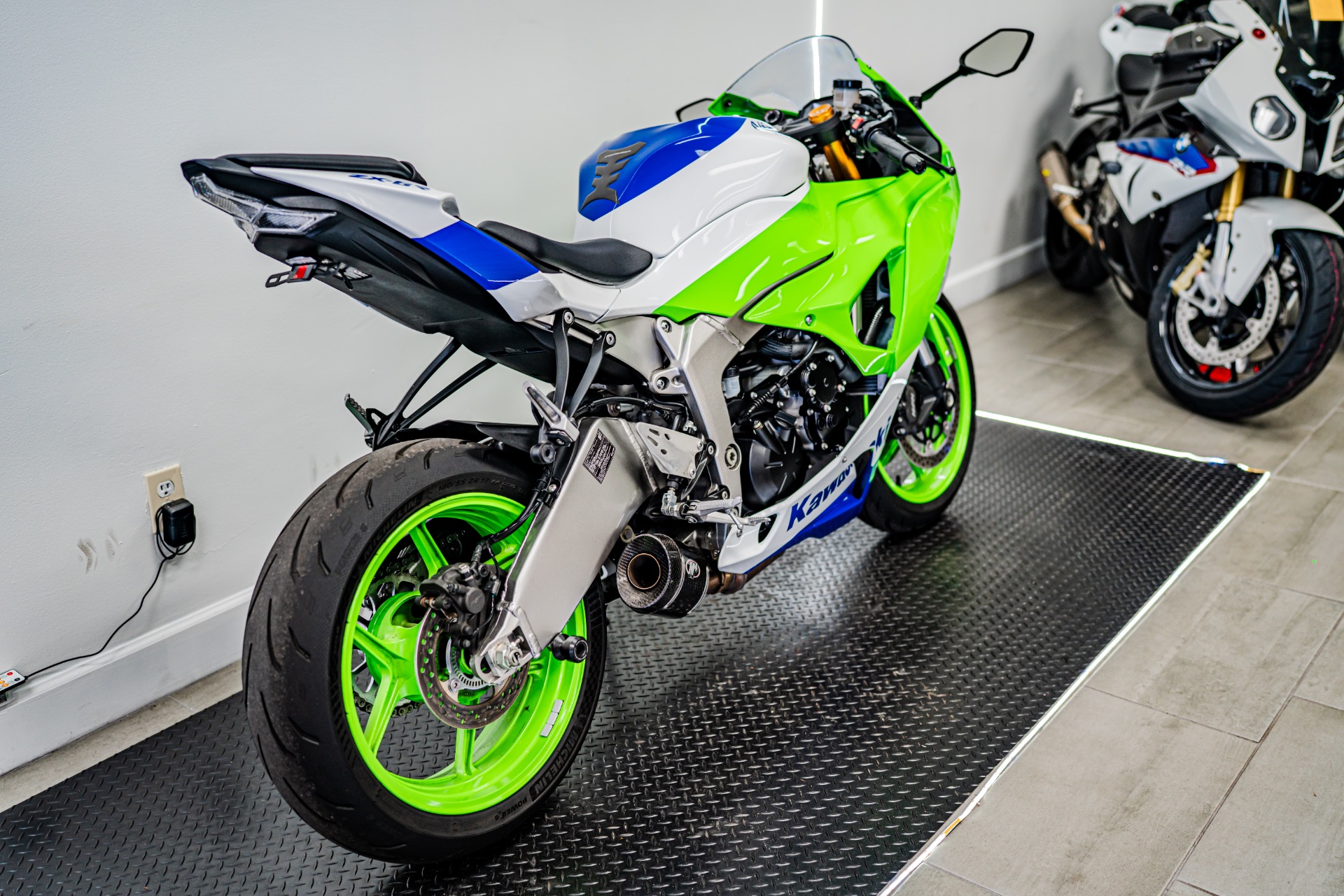 ★★ 2024 Kawasaki Ninja® ZX™-6R 40th Anniversary Edition ABS