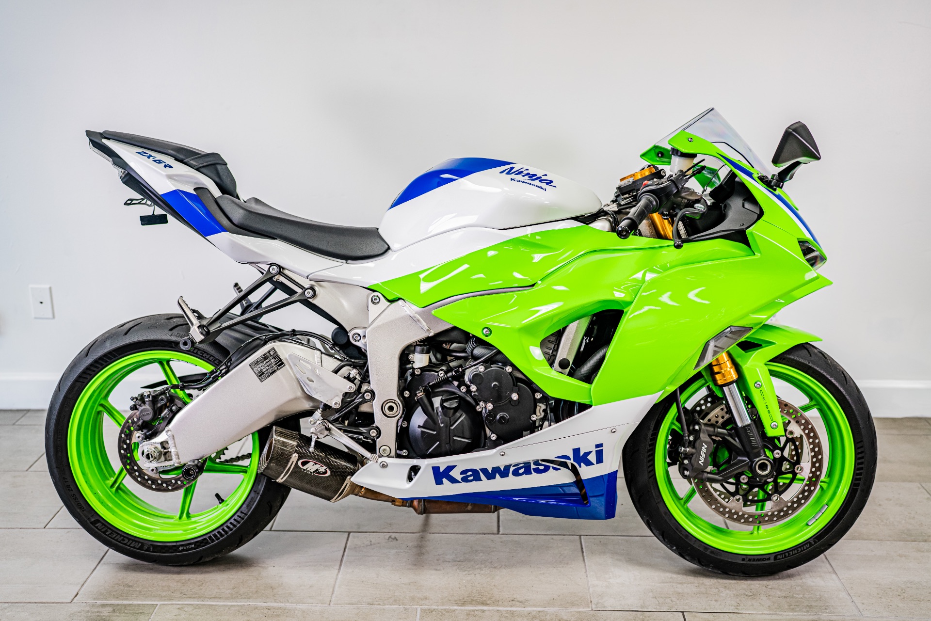 40th Anniversary キキララ 40th Anniversary キキララ This Sexy Kawasaki Ninja ZX-10RR
