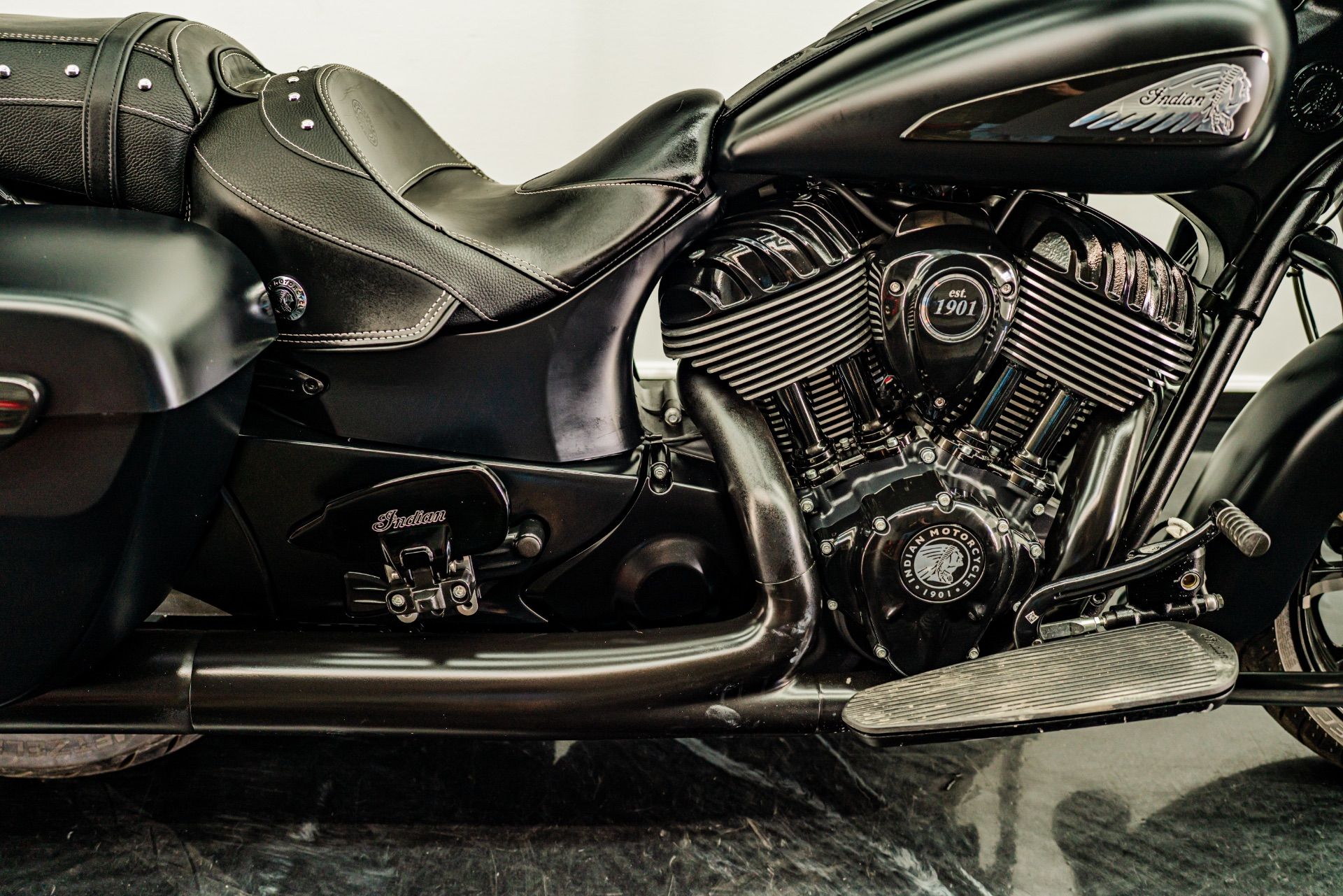 2022 Indian Motorcycle Springfield Dark Horse Dark Horse photo 3