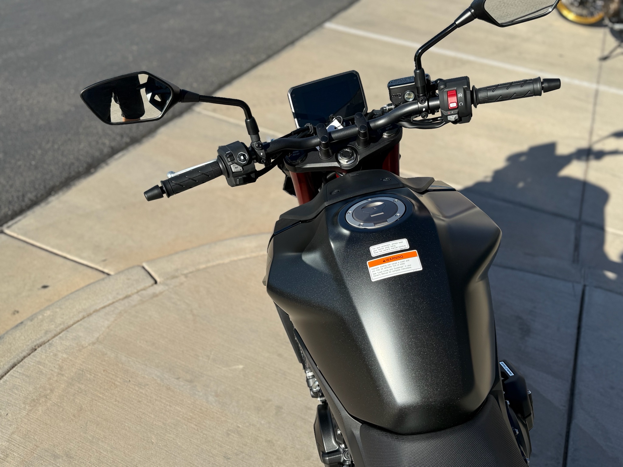 2026 Honda CB750 Hornet E-Clutch 10