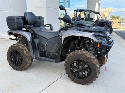 2025 Can-Am Outlander MAX XT 700 — photo 1 of 20