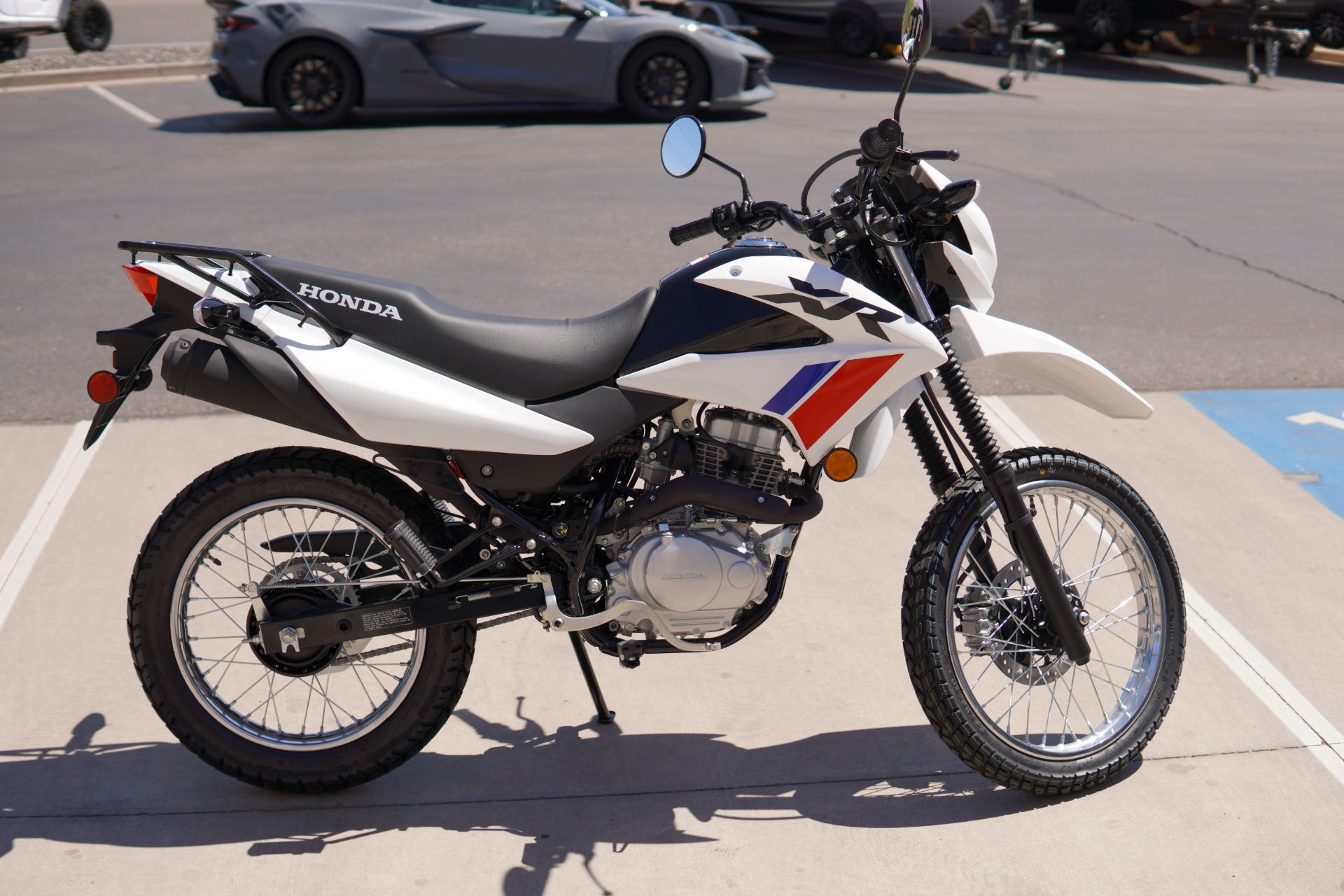 2025 Honda XR150L 7