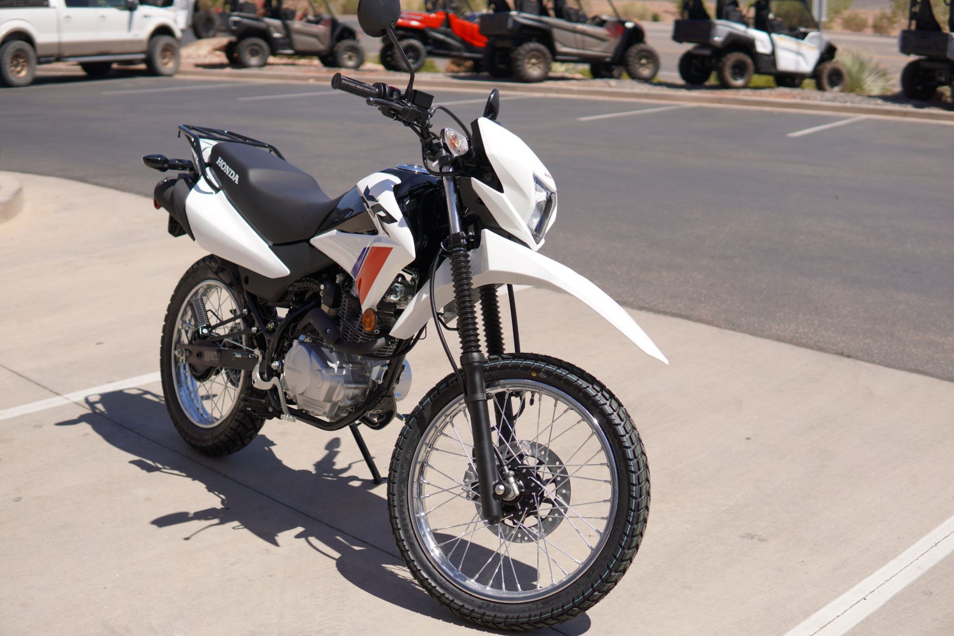 2025 Honda XR150L 8