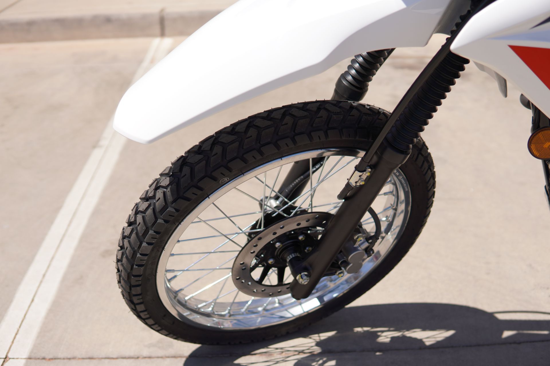 2025 Honda XR150L 9