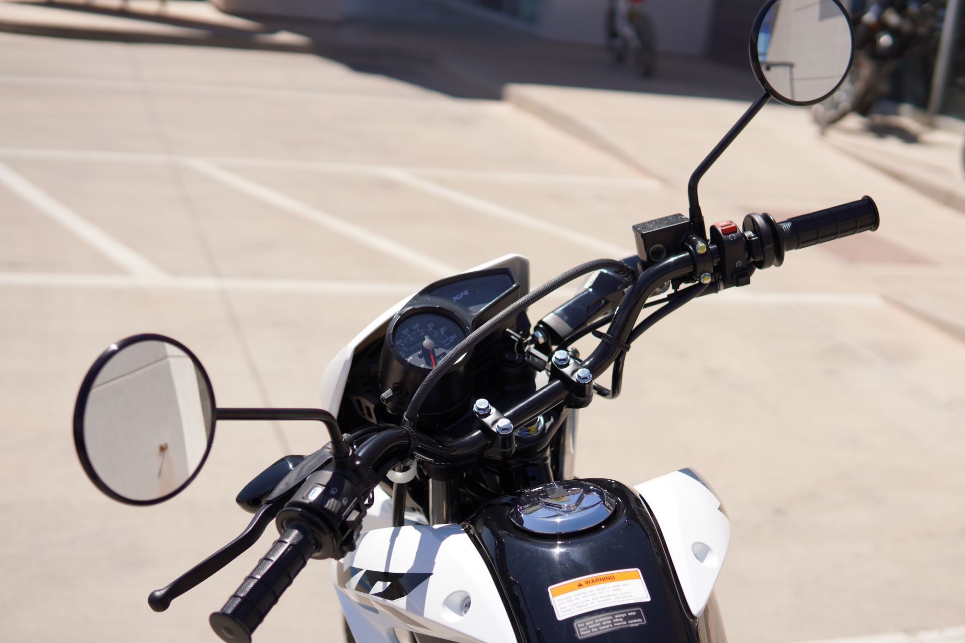 2025 Honda XR150L 11