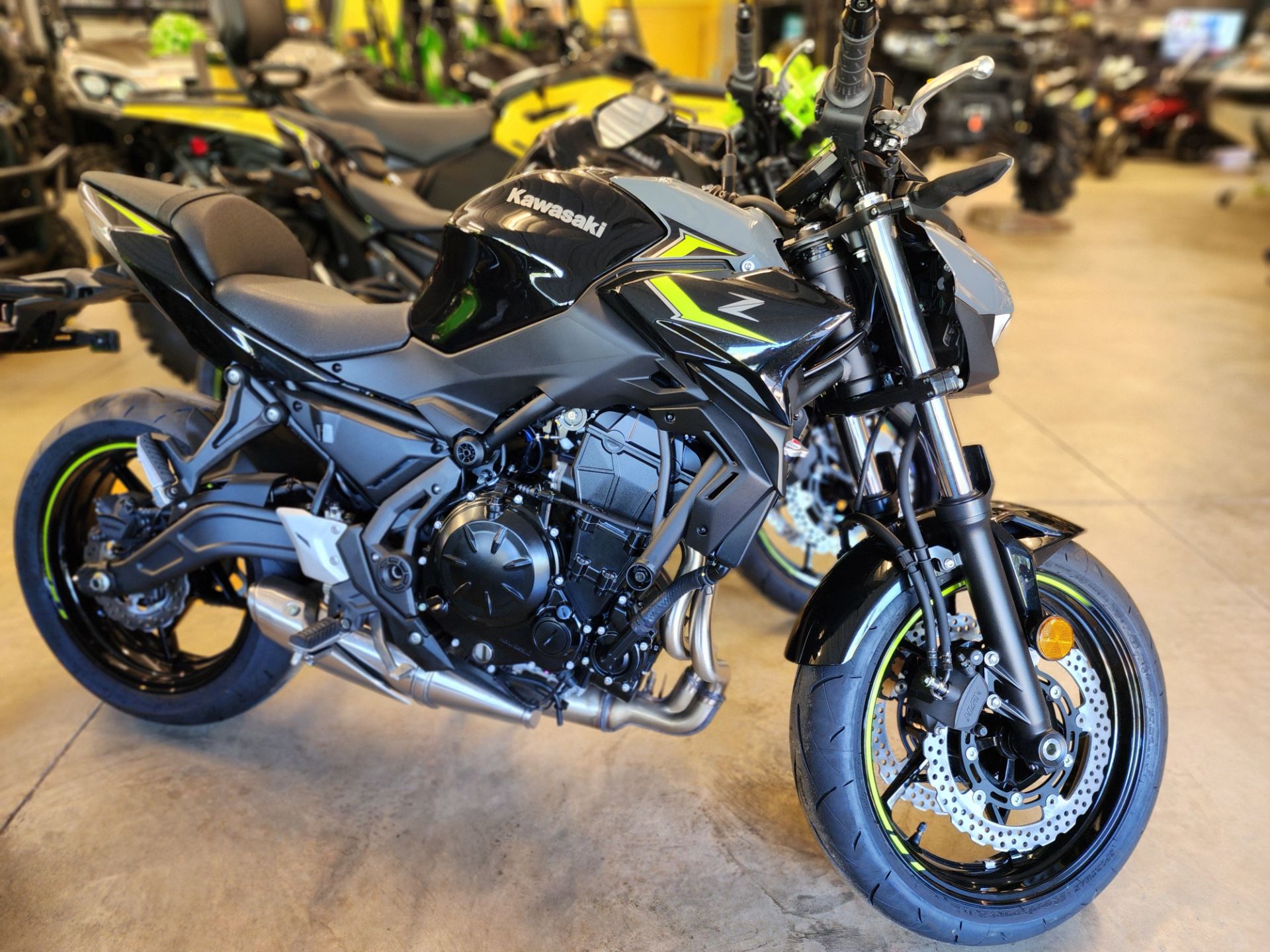 new-2024-kawasaki-z650-motorcycles-in-pearl-ms-kawad5115-metallic