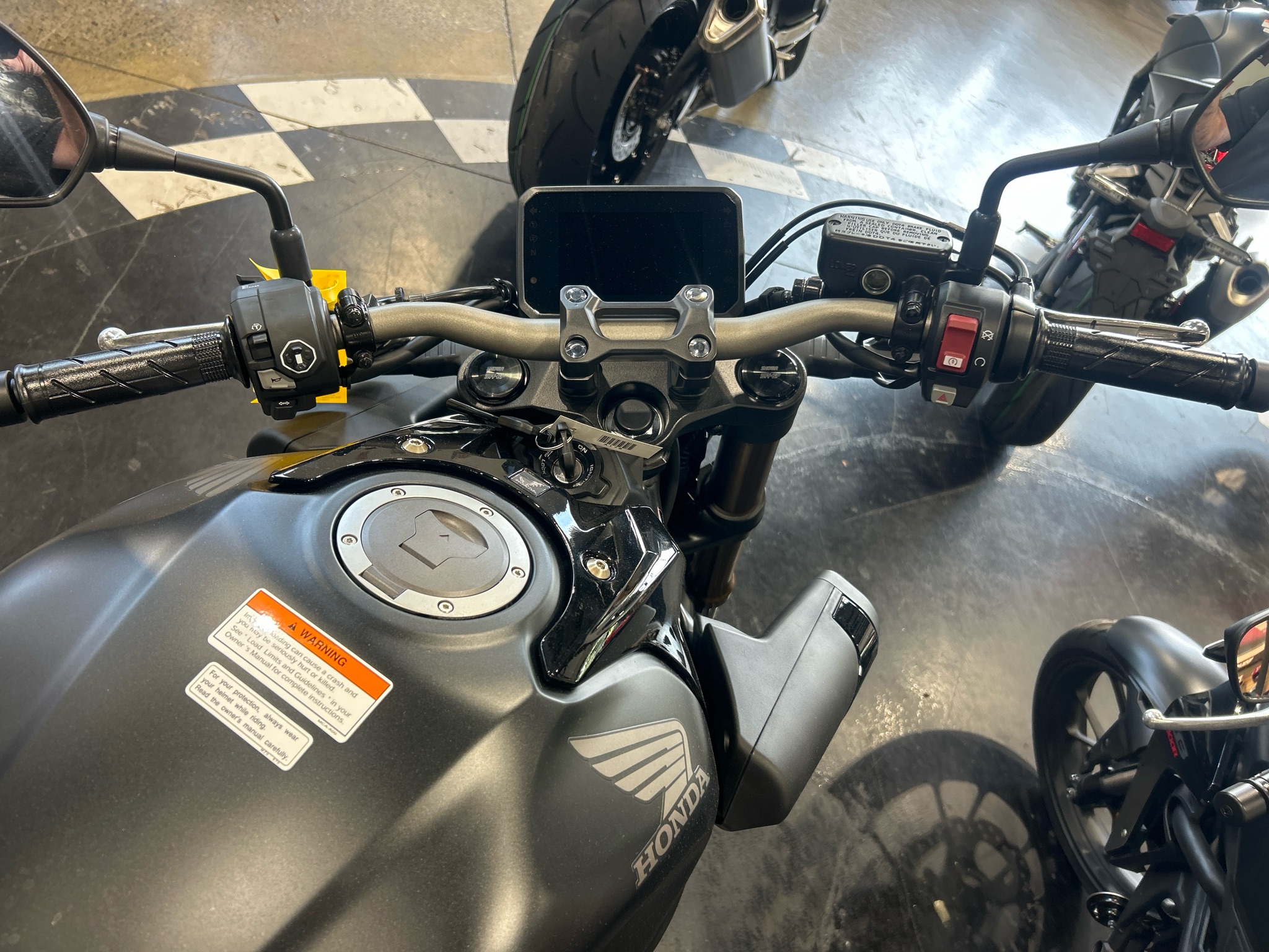 2026 Honda CB650R E-Clutch 3