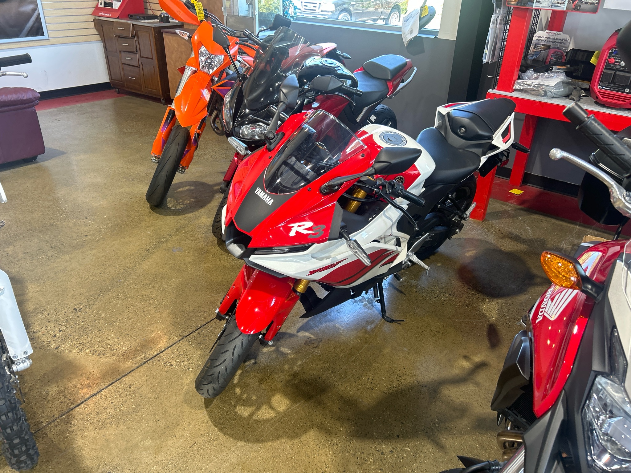 2026 Yamaha YZF-R3 4