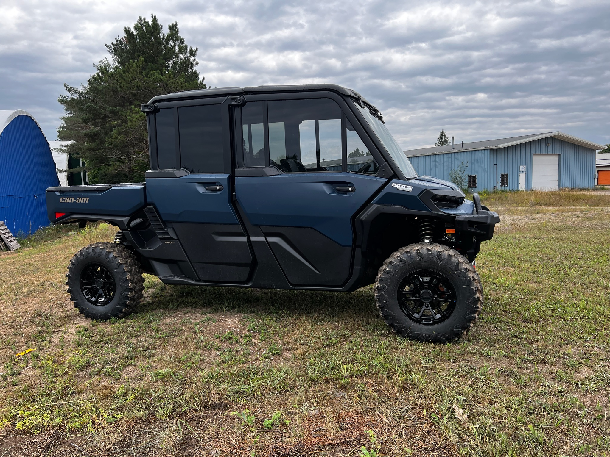 2026 Can-Am™ Defender MAX Limited HD11 1