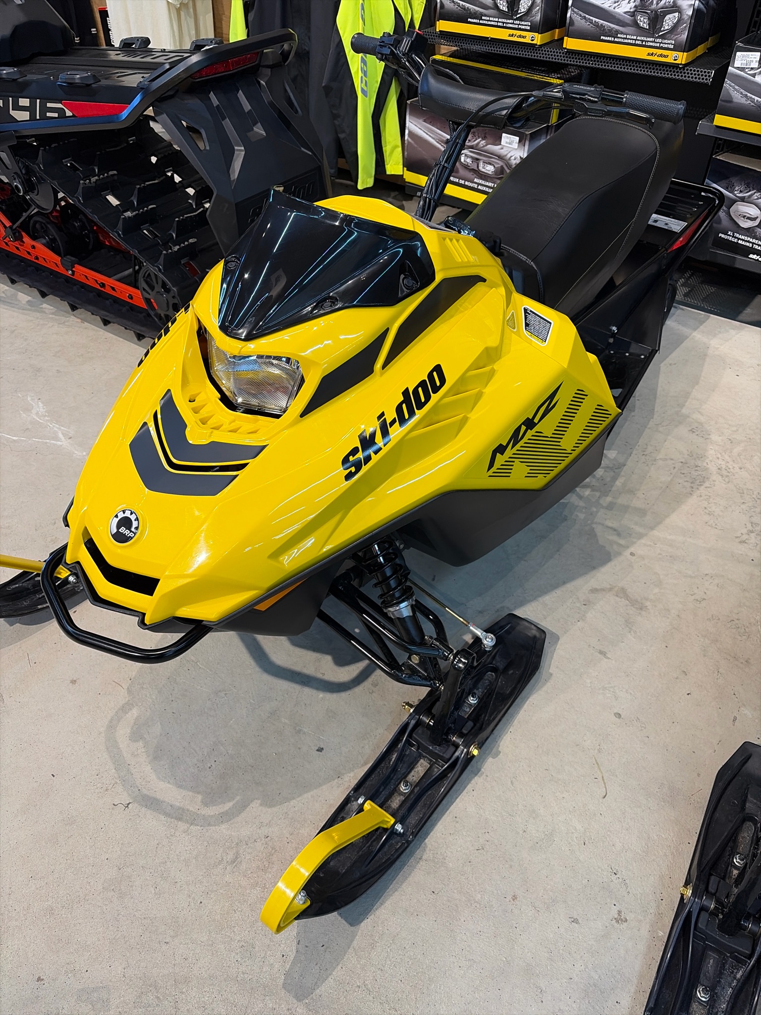 2027 Ski-Doo MXZ 200 ES Cobra 1.0 1