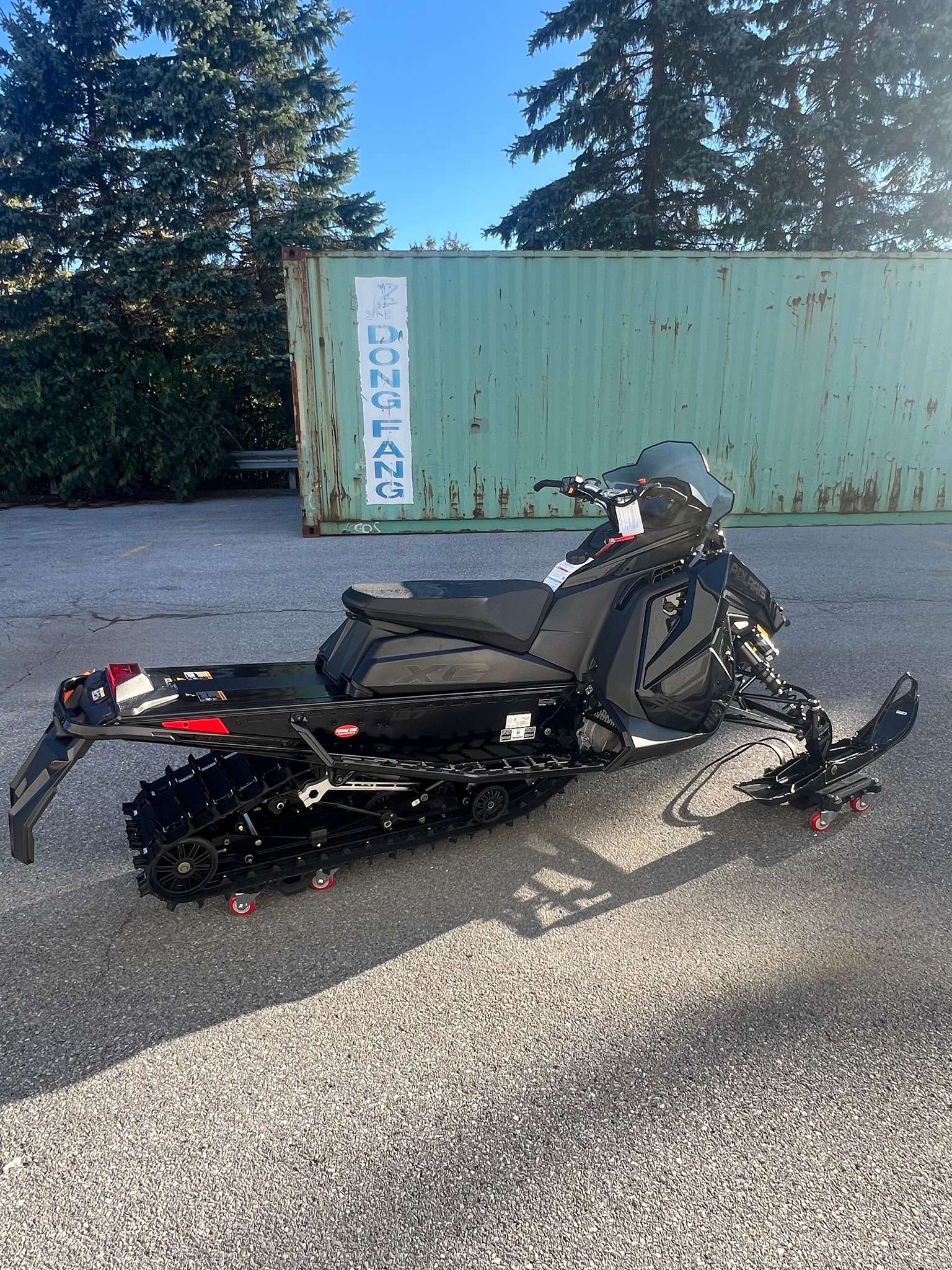 2027 850 INDY XC 137 Gloss Black 7S ES