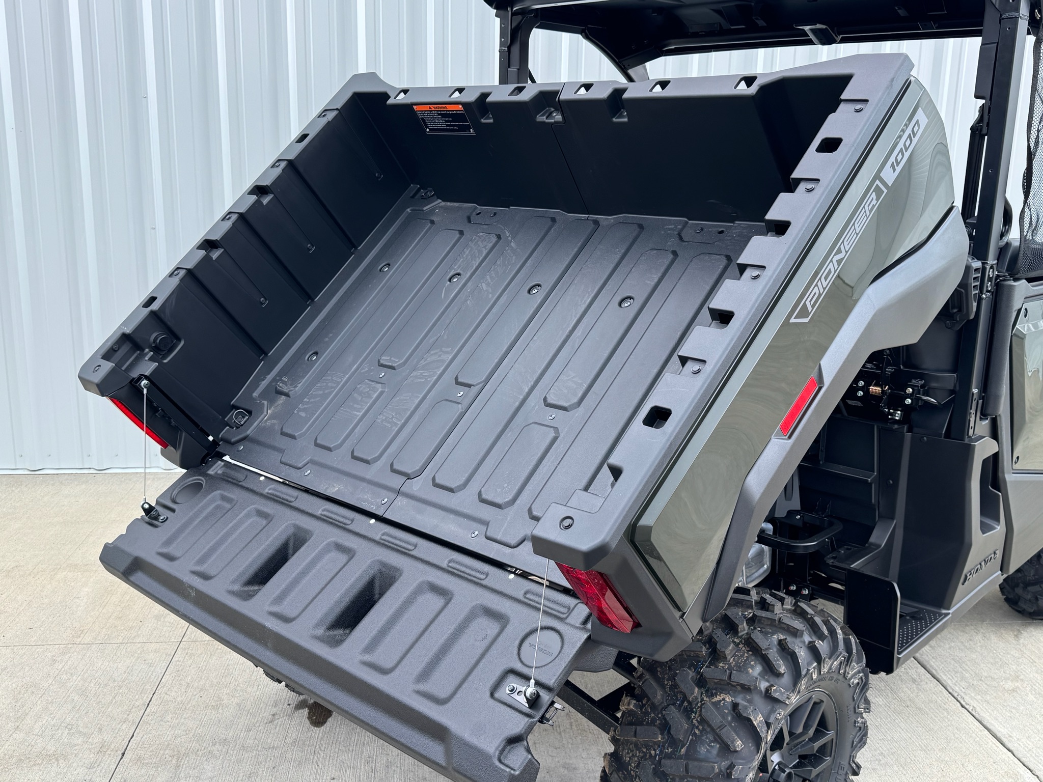 2026 Honda Pioneer 1000 Deluxe 11