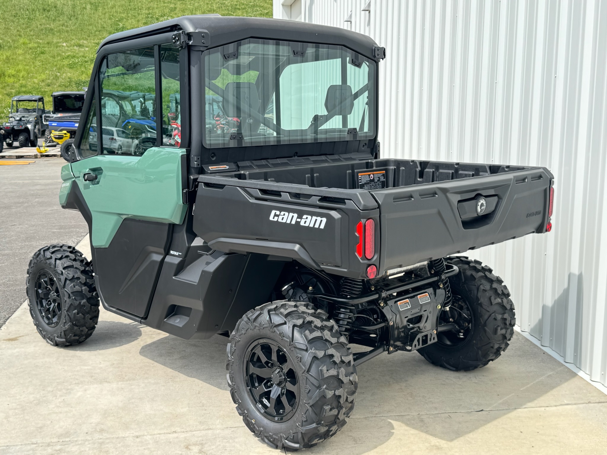2026 Can-Am™ Defender DPS CAB 3