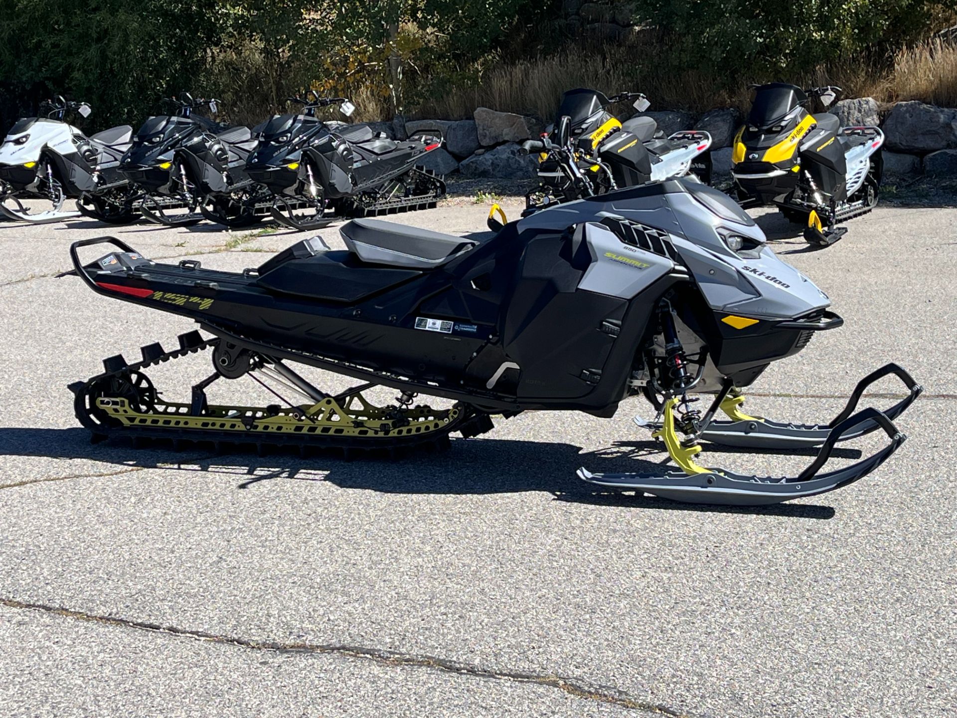 New 2026 Ski-Doo Summit Adrenaline w/ Edge Package 154 850 E-TEC
