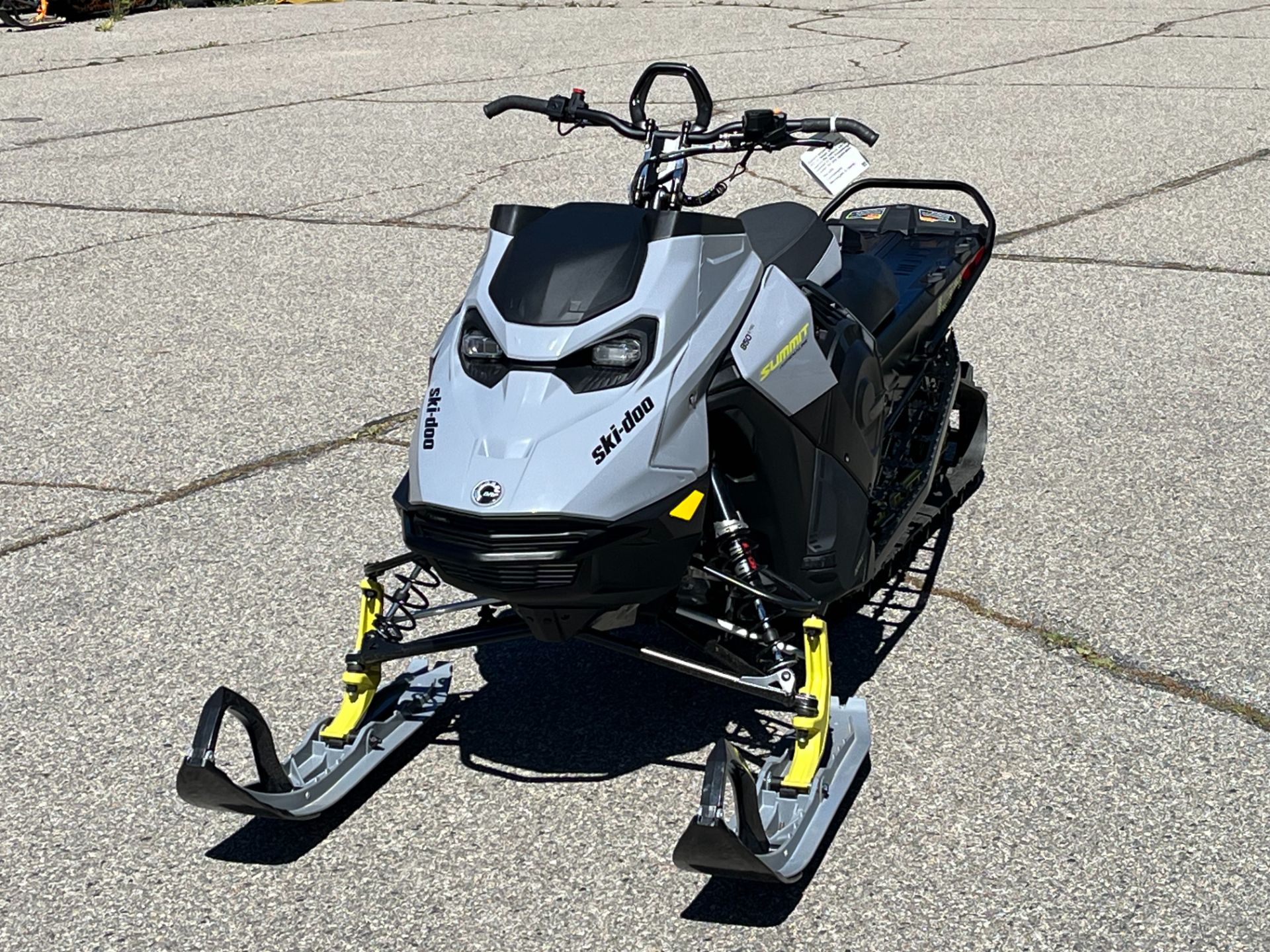 New 2026 Ski-Doo Summit Adrenaline w/ Edge Package 154 850 E-TEC